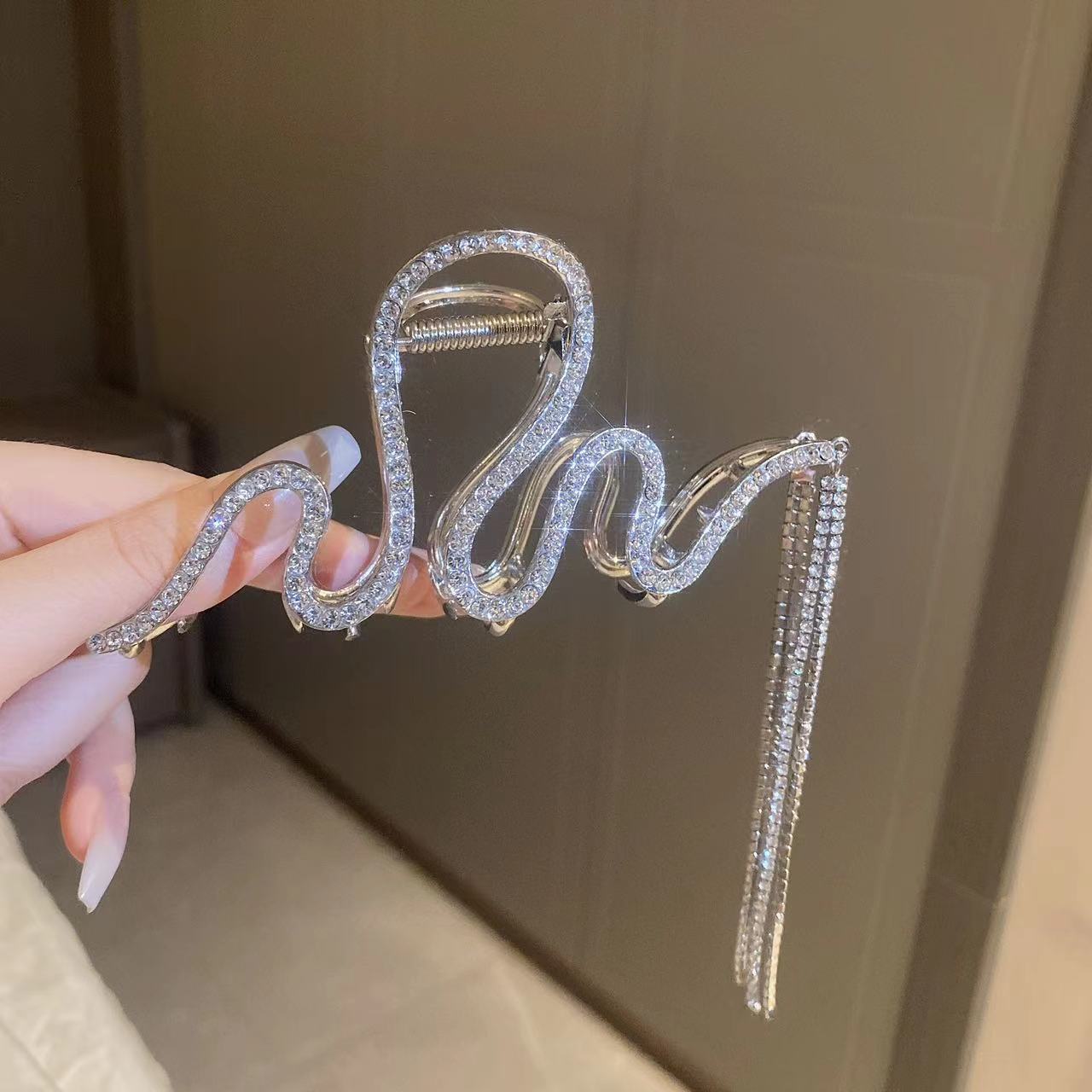Dripping Claw Clip